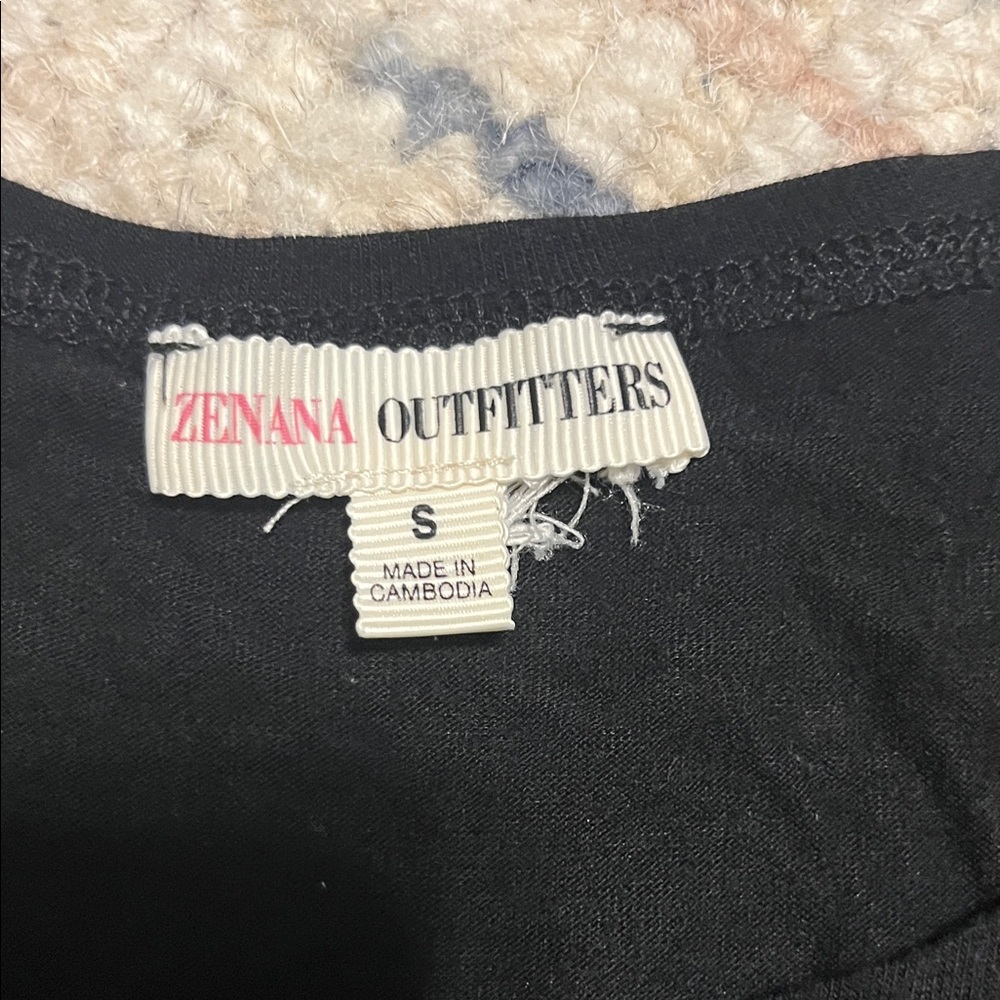 Zenana Outfitters Black Short Sleeve Top - Picture 2 of 4